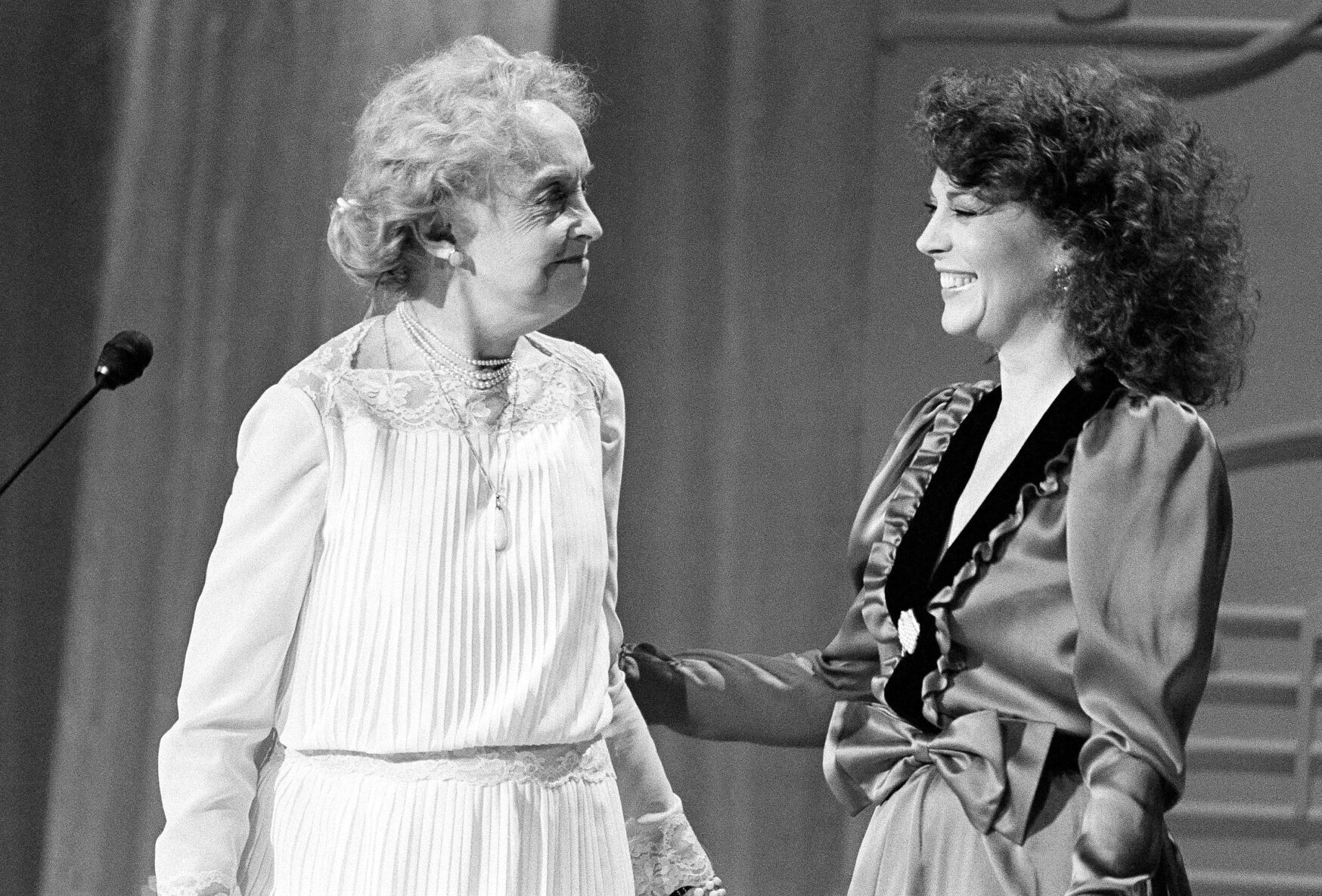 Lillian Gish and Natalie Wood